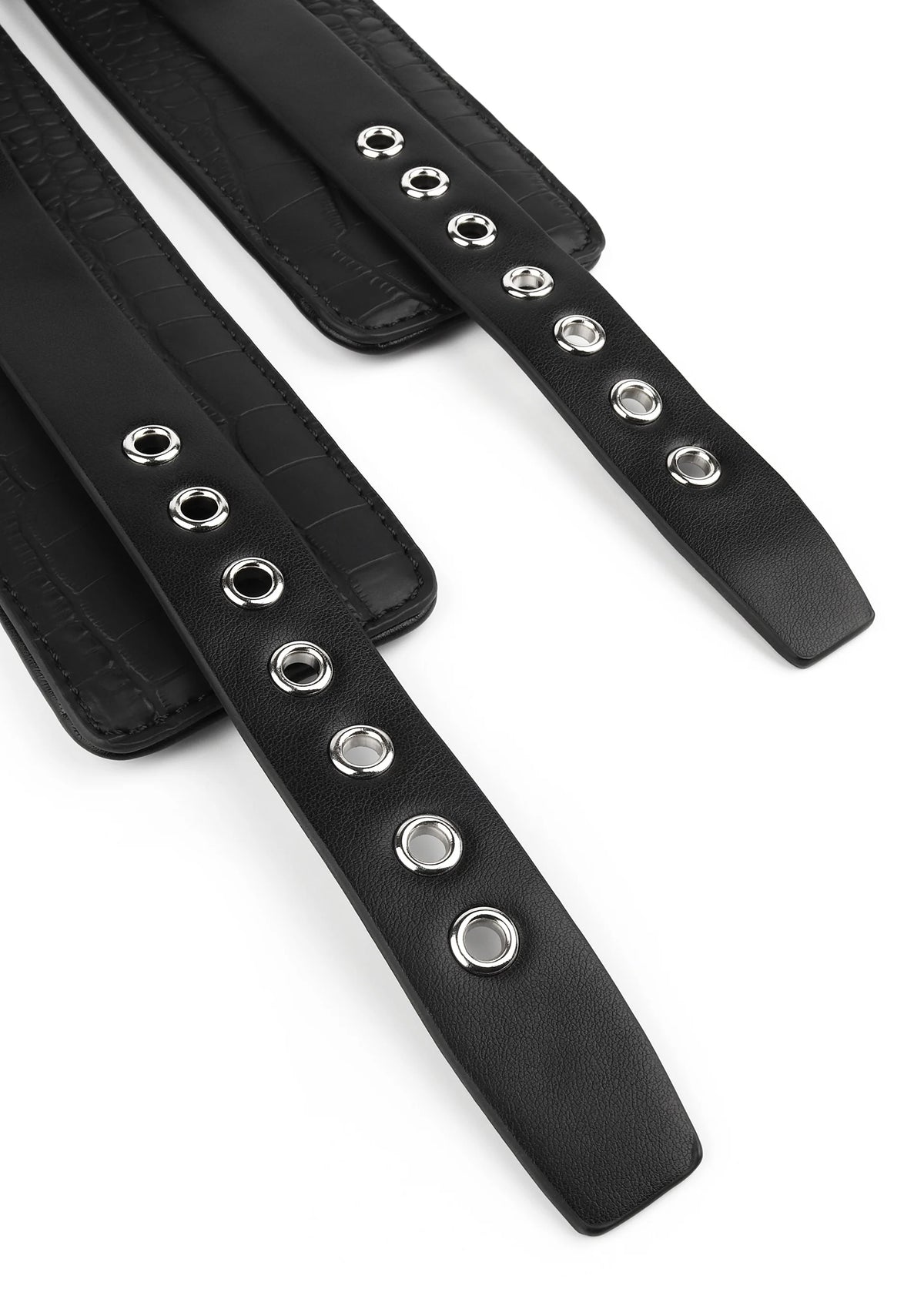 Bestel: Croc - Embossed Wrist Cuffs by Avanza Feros - bij Happytoys: de erotische sex webshop | liever Happy dan Easy ⭐⭐⭐⭐⭐