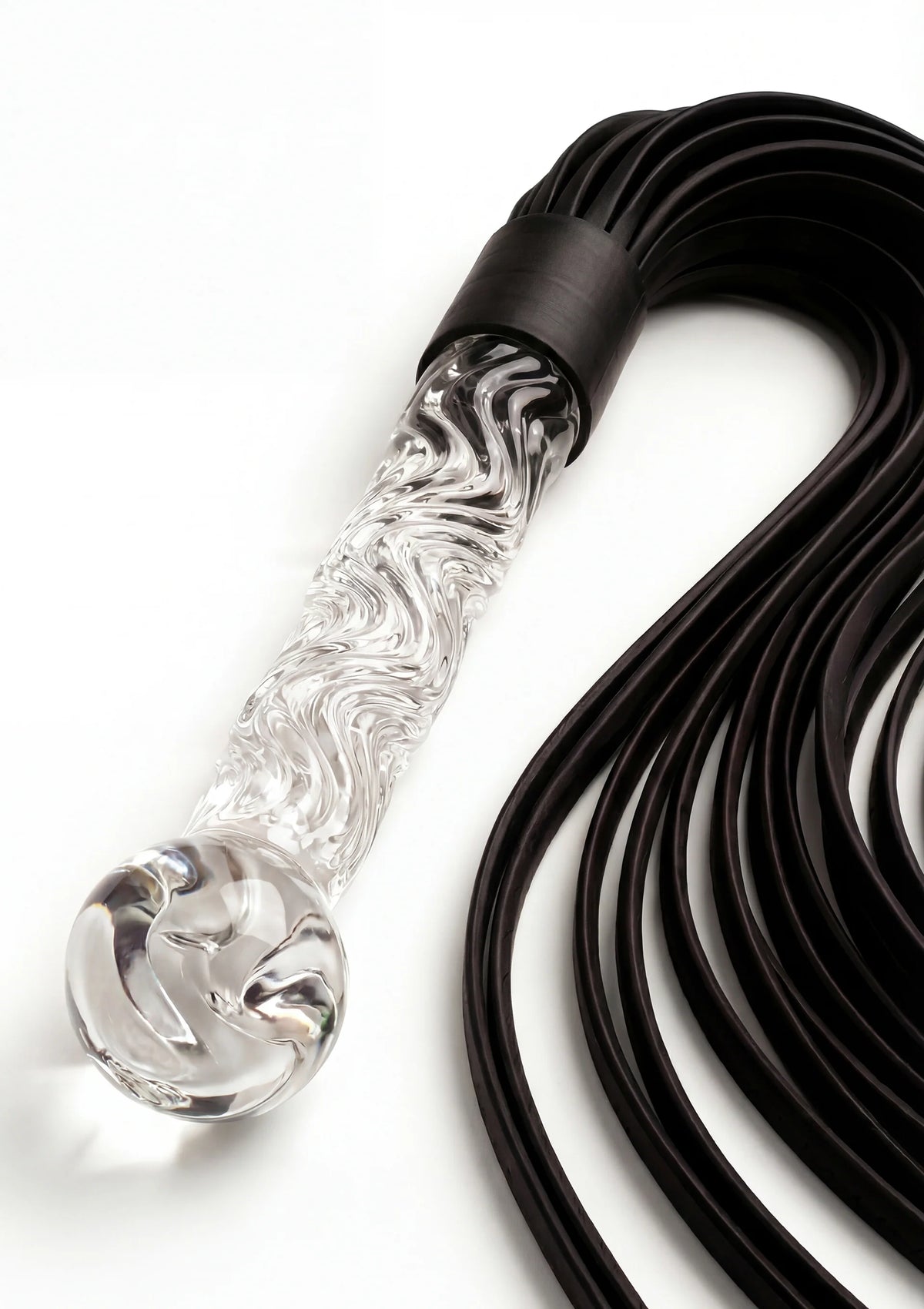 Bestel: Crystal Leather Whip ToyJoy Glass Worxx - bij Happytoys: de erotische sex webshop | liever Happy dan Easy ⭐⭐⭐⭐⭐