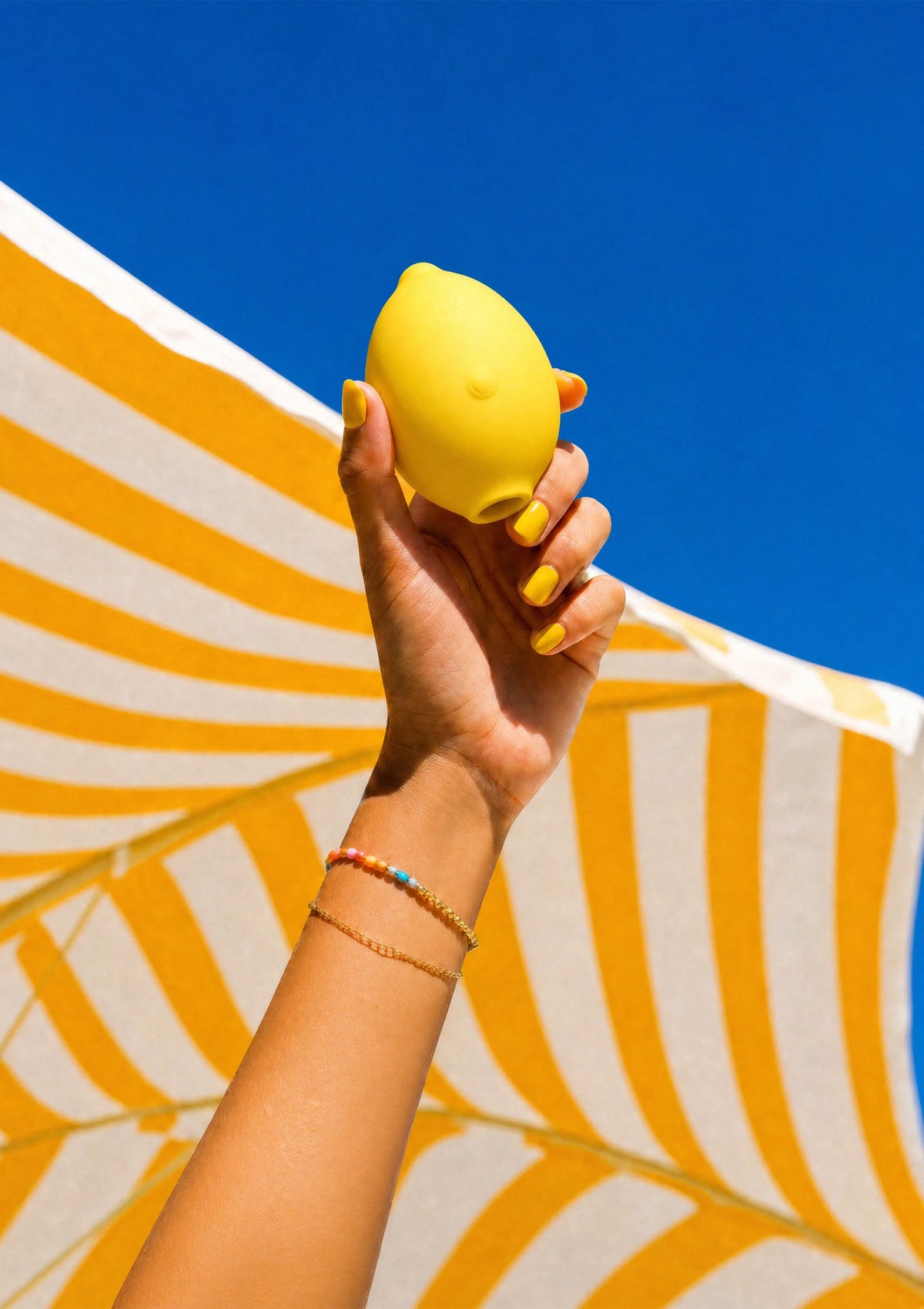 Bestel: Lemon Crush airpressure vibrator by Romp - bij Happytoys: de erotische sex webshop | liever Happy dan Easy ⭐⭐⭐⭐⭐