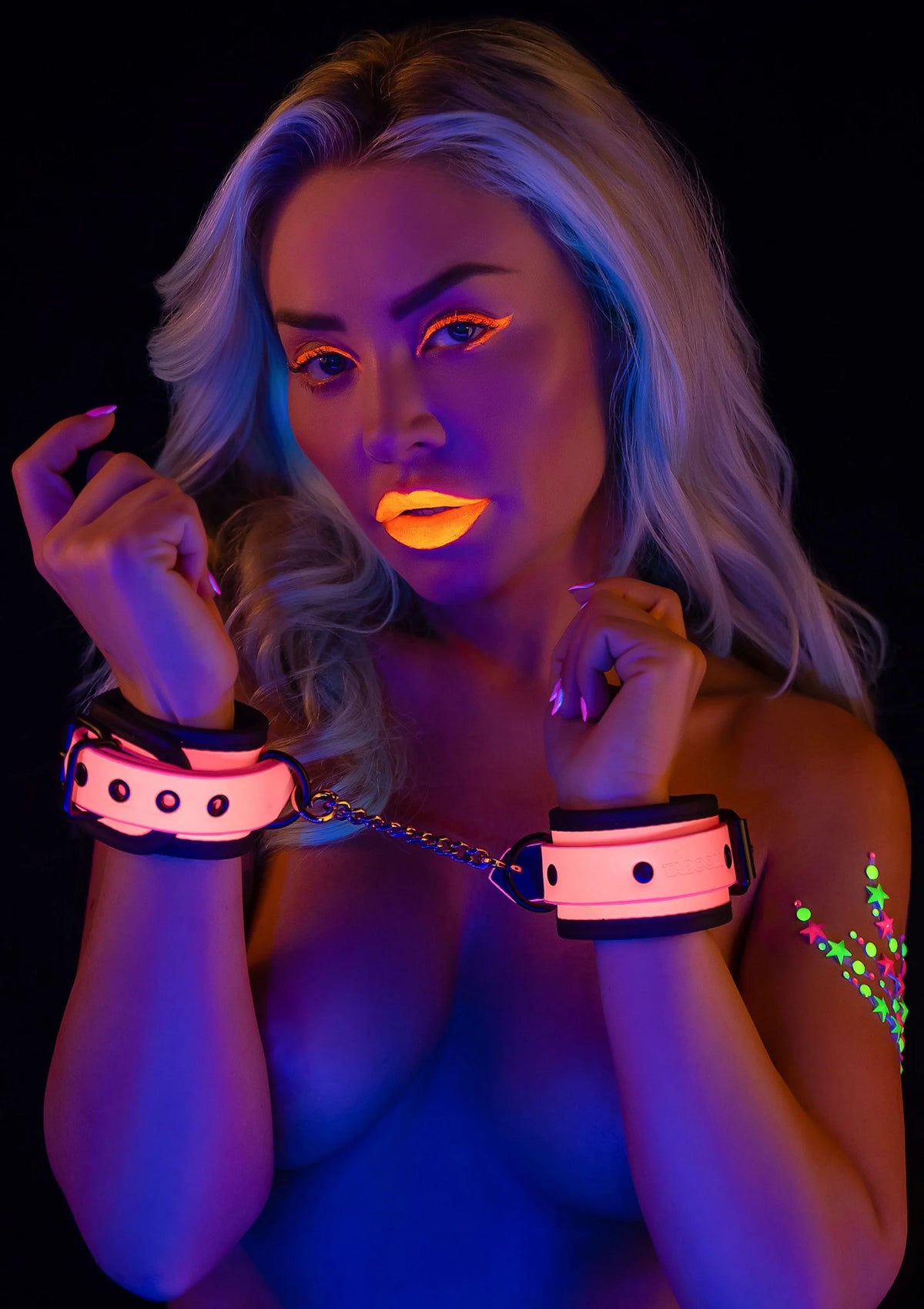 Bestel: Wrist Cuffs by Taboom - bij Happytoys: de erotische sex webshop | liever Happy dan Easy ⭐⭐⭐⭐⭐