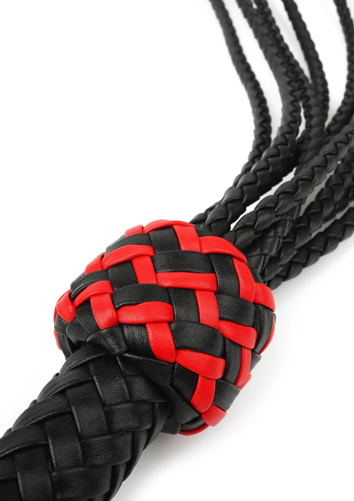 Bestel: Masters Real Leather Roses Whip by Hidden Desire - bij Happytoys: de erotische sex webshop | liever Happy dan Easy ⭐⭐⭐⭐⭐