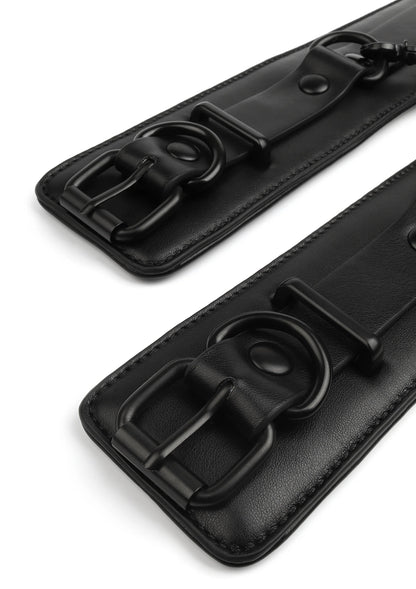 Bestel: Precision Wrist Cuffs by Vantage 8 Avanza - bij Happytoys: de erotische sex webshop | liever Happy dan Easy ⭐⭐⭐⭐⭐