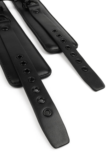Bestel: Precision Wrist Cuffs by Vantage 8 Avanza - bij Happytoys: de erotische sex webshop | liever Happy dan Easy ⭐⭐⭐⭐⭐