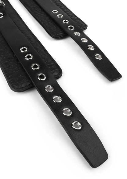 Bestel: Croc - Embossed Ankle Cuffs by Feros Avanza - bij Happytoys: de erotische sex webshop | liever Happy dan Easy ⭐⭐⭐⭐⭐