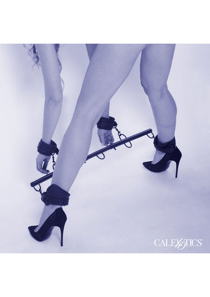 Spreader Bar with Cuffs by CalExotics Nocturnal