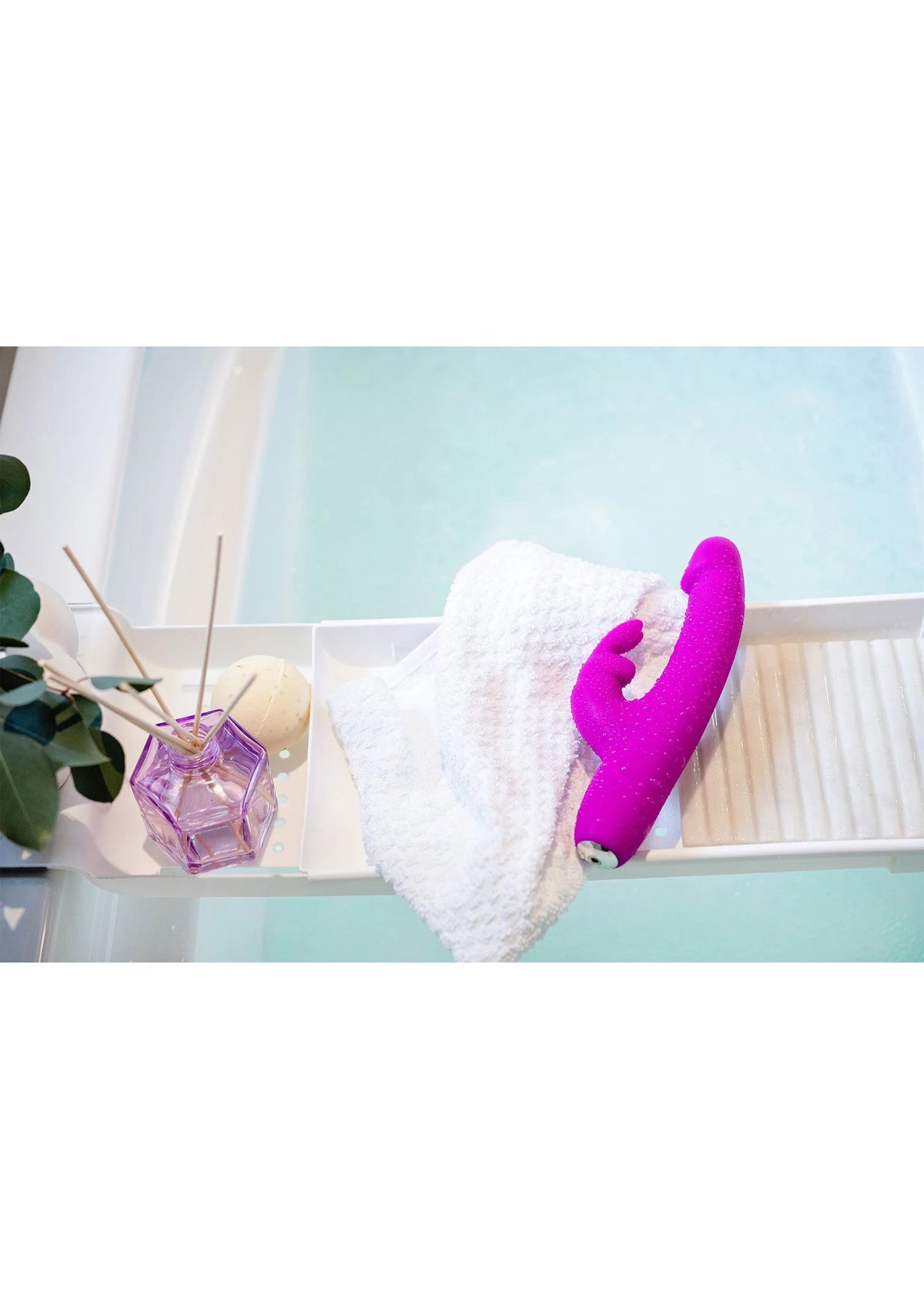 Bestel: Slimline Realistic Rabbit vibrator by Happy Rabbit - bij Happytoys: de erotische sex webshop | liever Happy dan Easy ⭐⭐⭐⭐⭐