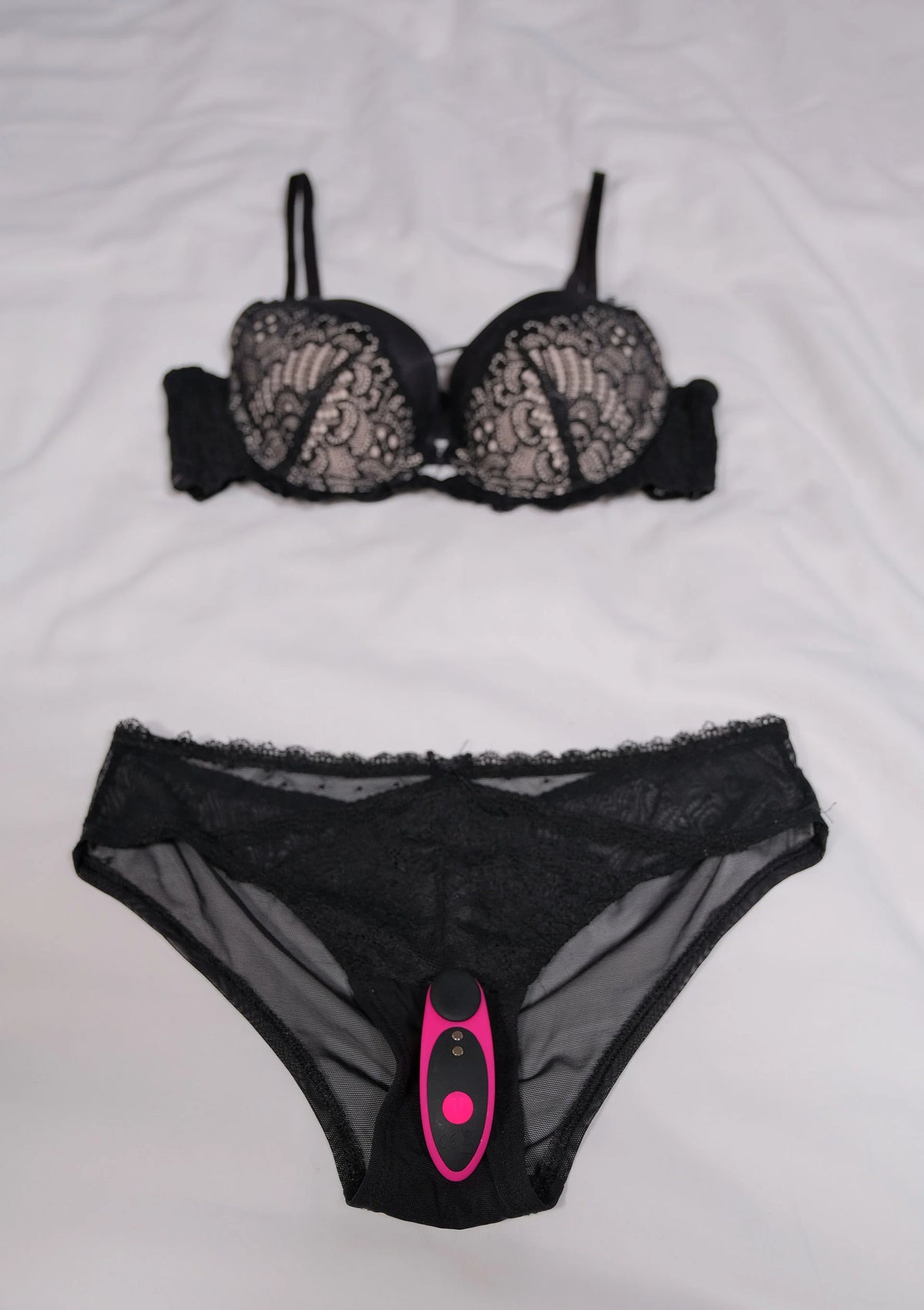 Bestel: Ferri remote controlled panty vibrator by Lovesense - bij Happytoys: de erotische sex webshop | liever Happy dan Easy ⭐⭐⭐⭐⭐ - Roze - 29611 - PINK