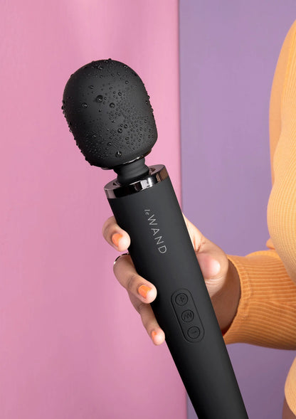 Bestel: Rechargeable Massager by Le Wand - bij Happytoys: de erotische sex webshop | liever Happy dan Easy ⭐⭐⭐⭐⭐