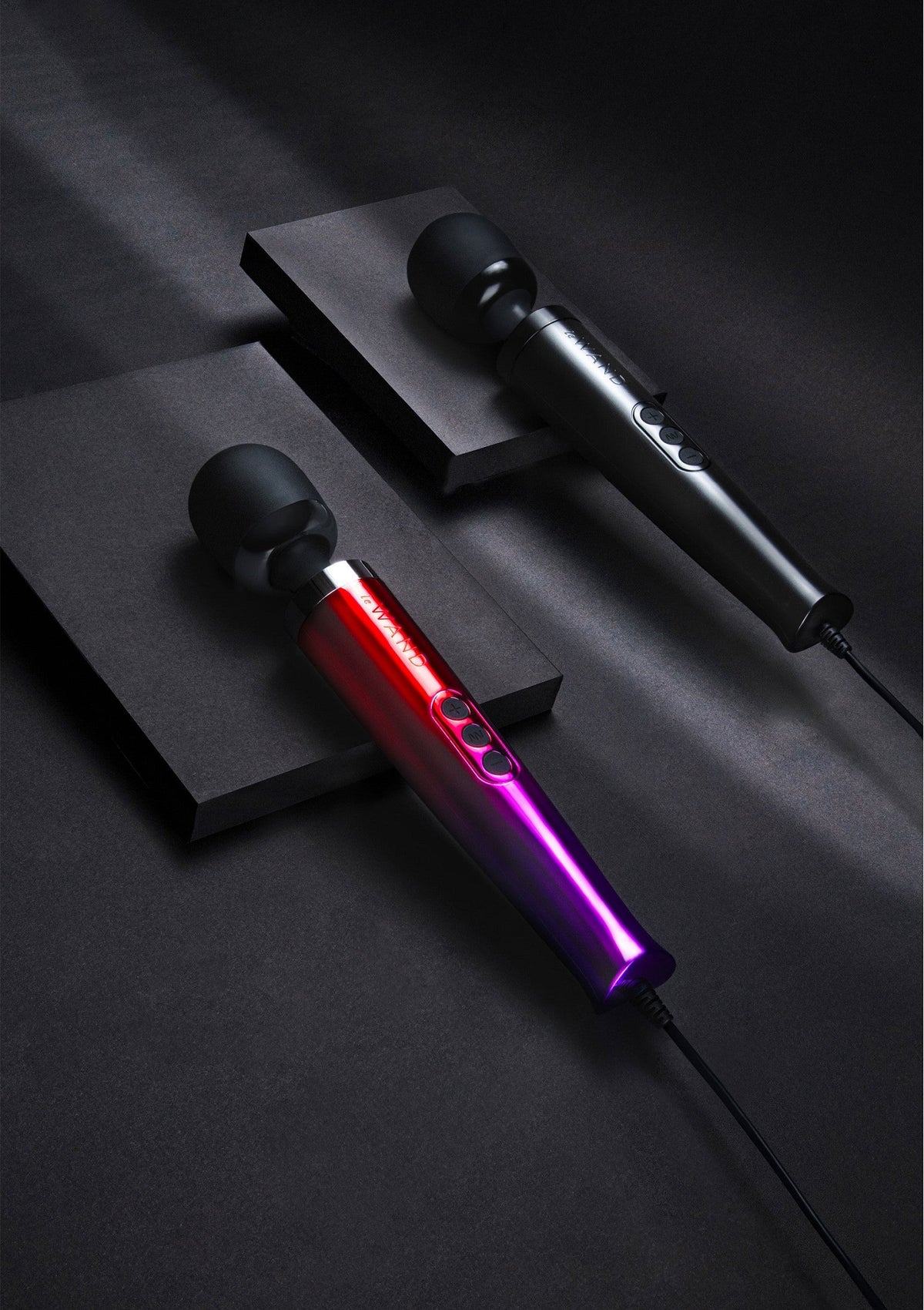 Bestel: Le Wand Die Cast Plug - In Vibrating Massager - bij Happytoys: de erotische sex webshop | liever Happy dan Easy ⭐⭐⭐⭐⭐