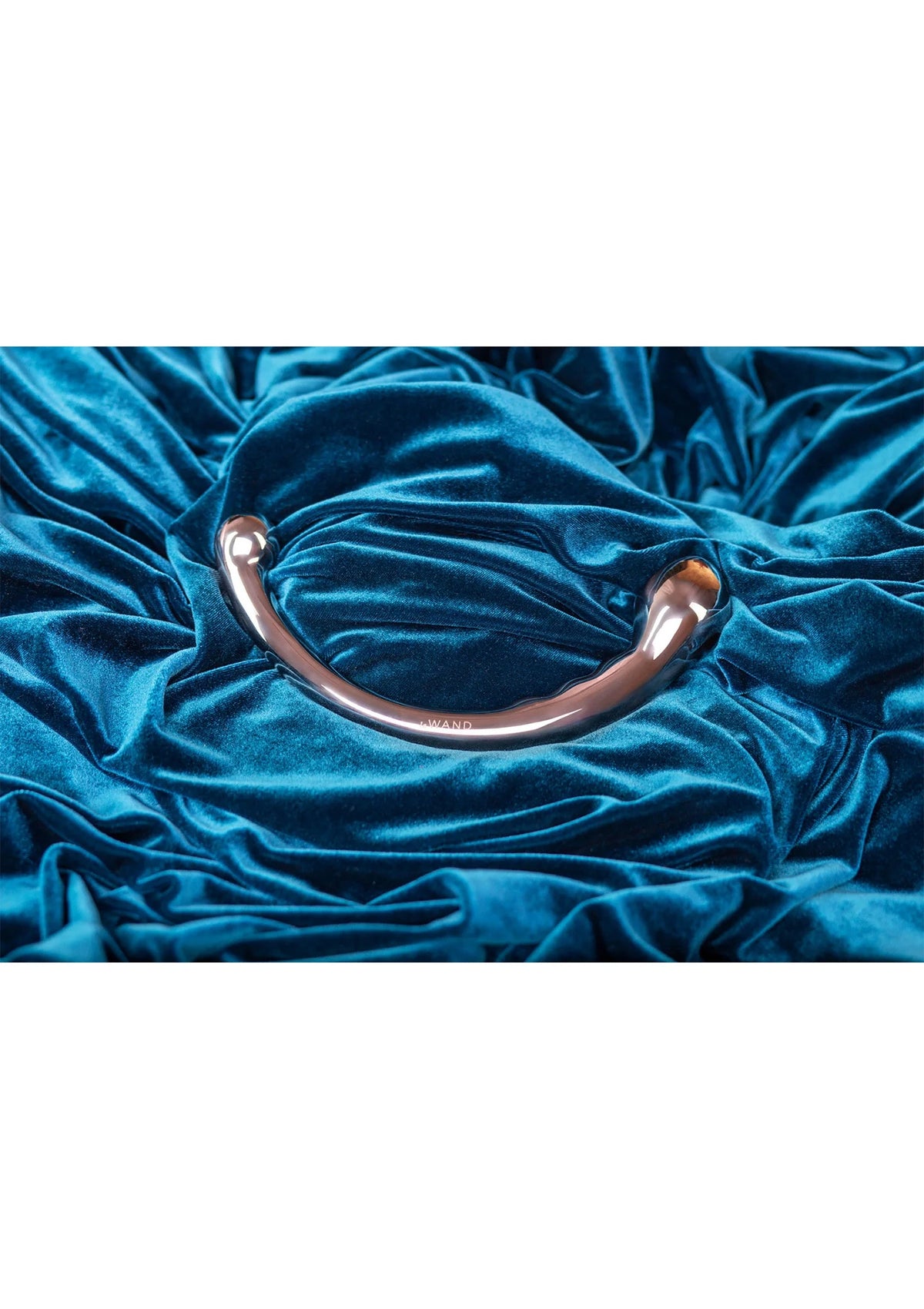 Bestel: Chrome Hoop butplug by Le Wand - bij Happytoys: de erotische sex webshop | liever Happy dan Easy ⭐⭐⭐⭐⭐