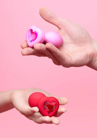Bestel: Vibrating Heart Plug S/M by B - Vibe - bij Happytoys: de erotische sex webshop | liever Happy dan Easy ⭐⭐⭐⭐⭐