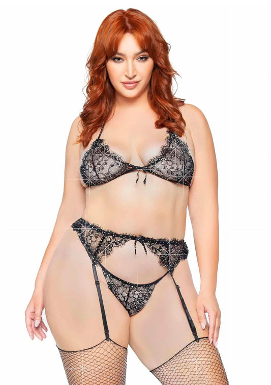 Bestel: Plus Lace Bra Top, String and Garter Belt by Leg Avenue - bij Happytoys: de erotische sex webshop | liever Happy dan Easy ⭐⭐⭐⭐⭐