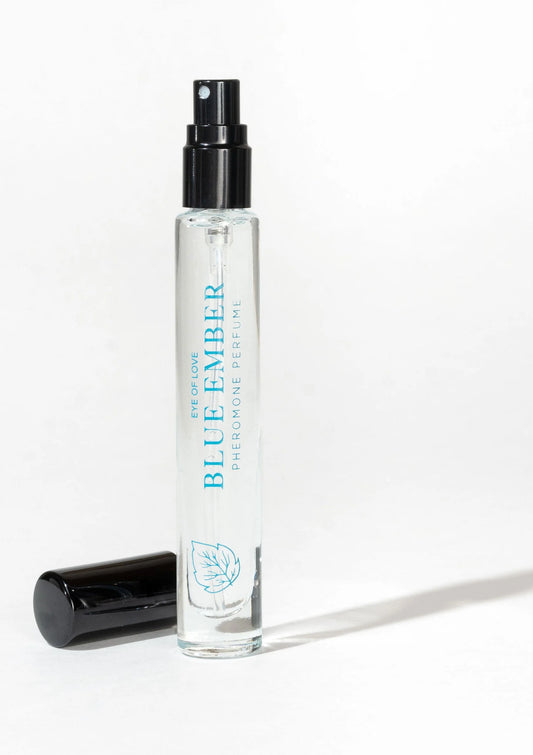 Bestel: Phero Parfum Attract Her 10 ml - bij Happytoys: de erotische sex webshop | liever Happy dan Easy ⭐⭐⭐⭐⭐ - Default Title - 93952 - BLUEEMBER - 10