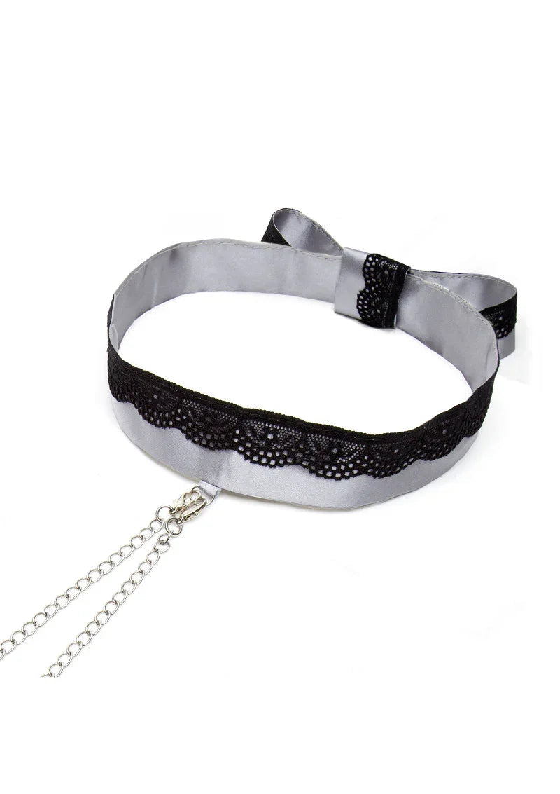 Play Nice Satin & Lace Collar & Nipple Clamps by Fifty Shades of Grey - Happytoys Sexshop: online sex shop for Feeling Happy & Easy 😊 - Discreet geleverd