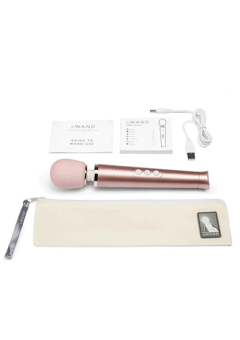 Petite Rechargeable (rose gold) by Le Wand - Happytoys Sexshop: online sex shop for Feeling Happy & Easy 😊 - Discreet geleverd