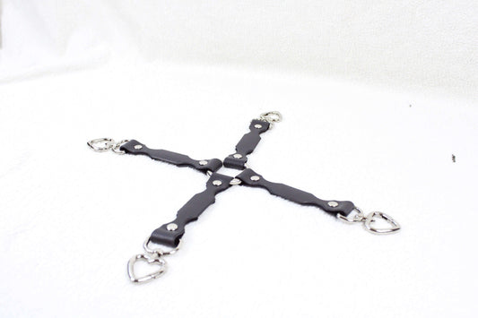 BDSM Accessories Leather Restraint Connector Strap for BDSM Play - Happytoys Sexshop: online sex shop for Feeling Happy & Easy 😊 - Discreet geleverd