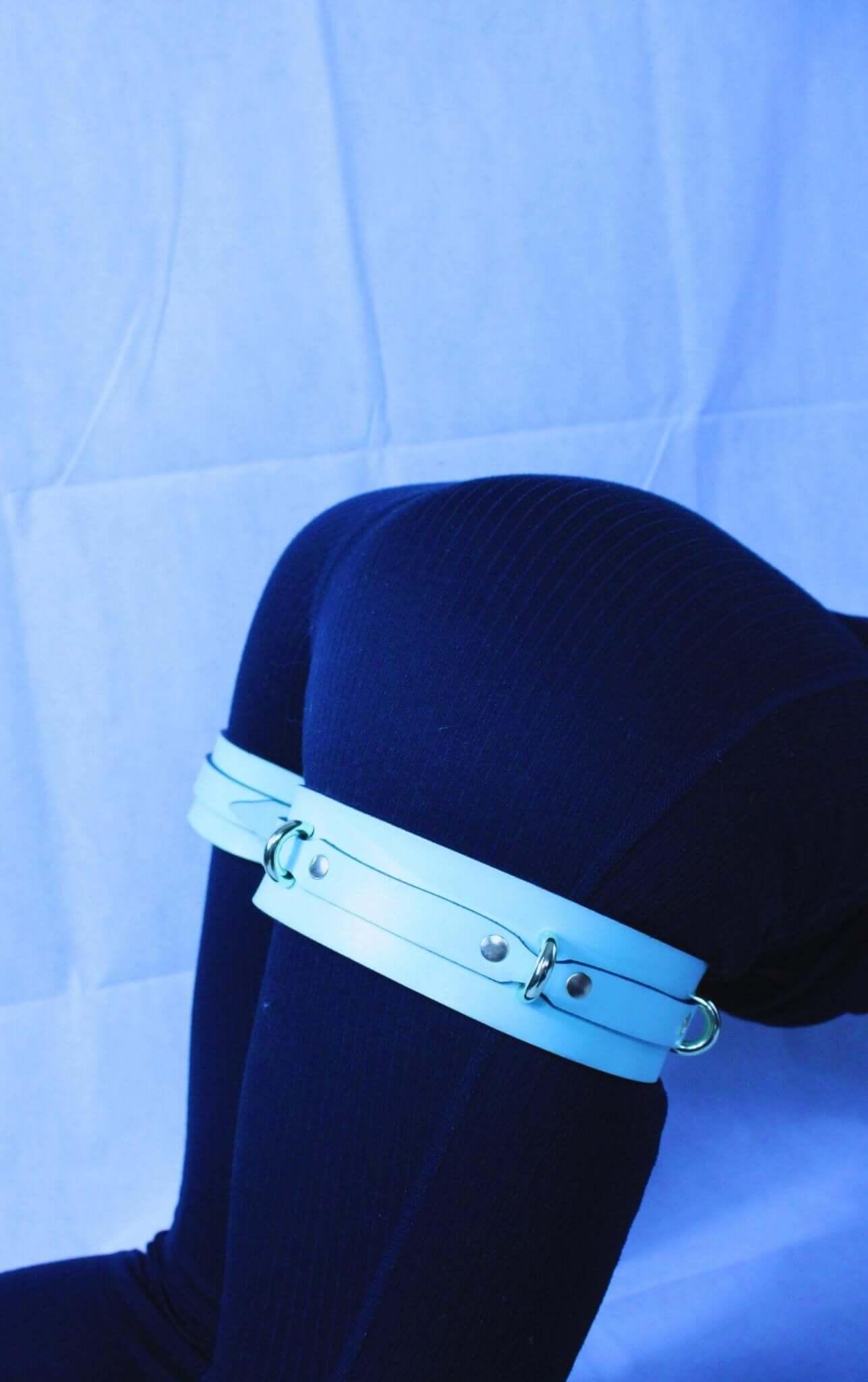 Premium Leather Thigh Cuffs | Premium Restraints Leg Straps - Happytoys Sexshop: online sex shop for Feeling Happy & Easy 😊 - Discreet geleverd