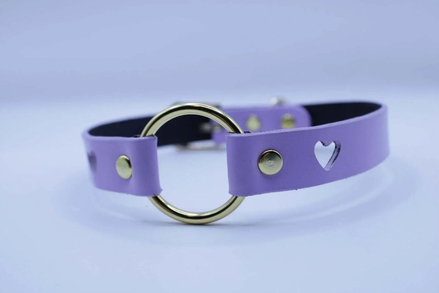 Heart Cutout Leather Choker with Gold O-Ring Slave Collar - Happytoys Sexshop: online sex shop for Feeling Happy & Easy 😊 - Discreet geleverd