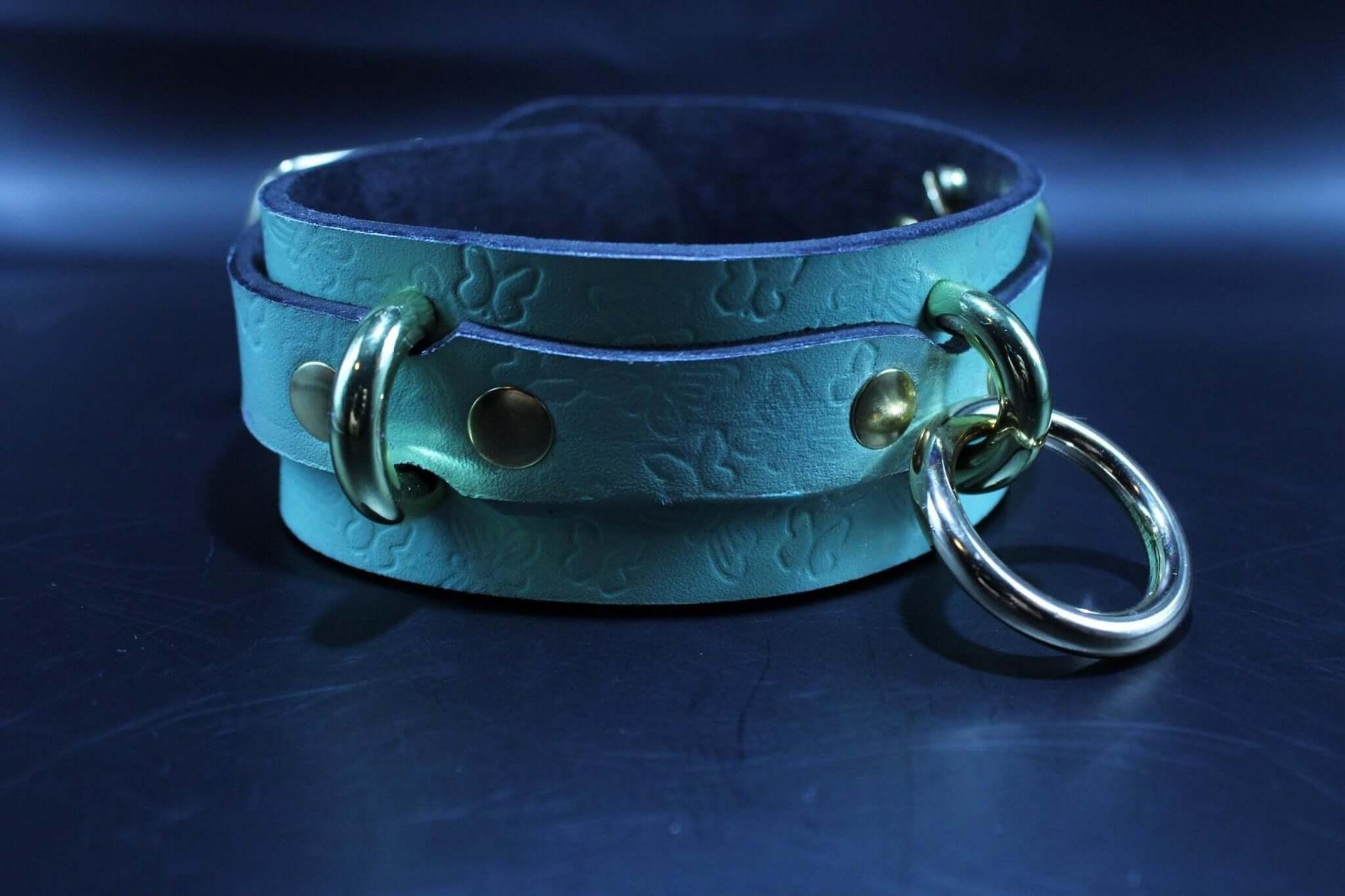 Mint Green Submissive Collar Butterfly Embossed Choker Collar - Happytoys Sexshop: online sex shop for Feeling Happy & Easy 😊 - Discreet geleverd