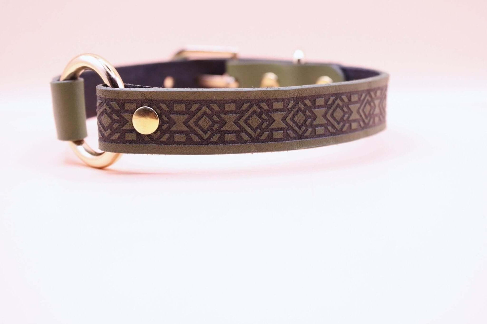 Handmade Leather Submissive Collar Discreet Day Collar - Happytoys Sexshop: online sex shop for Feeling Happy & Easy 😊 - Discreet geleverd